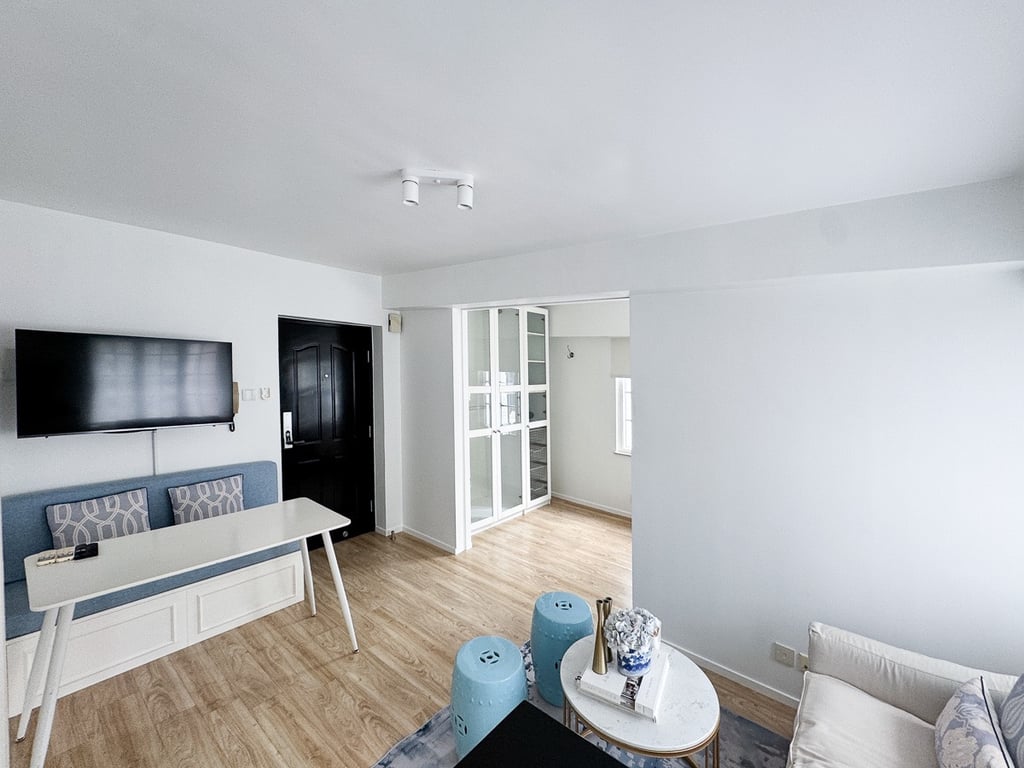 https://img.propertyraptor.com/cdn-cgi/imagedelivery/KD5bF_AFL0JDTbKLWF7z9g/ap8/ap8_001/hornet/prp/img/0bb532bb010ffa47e4985b9700cd6b05-wtm.jpg/public