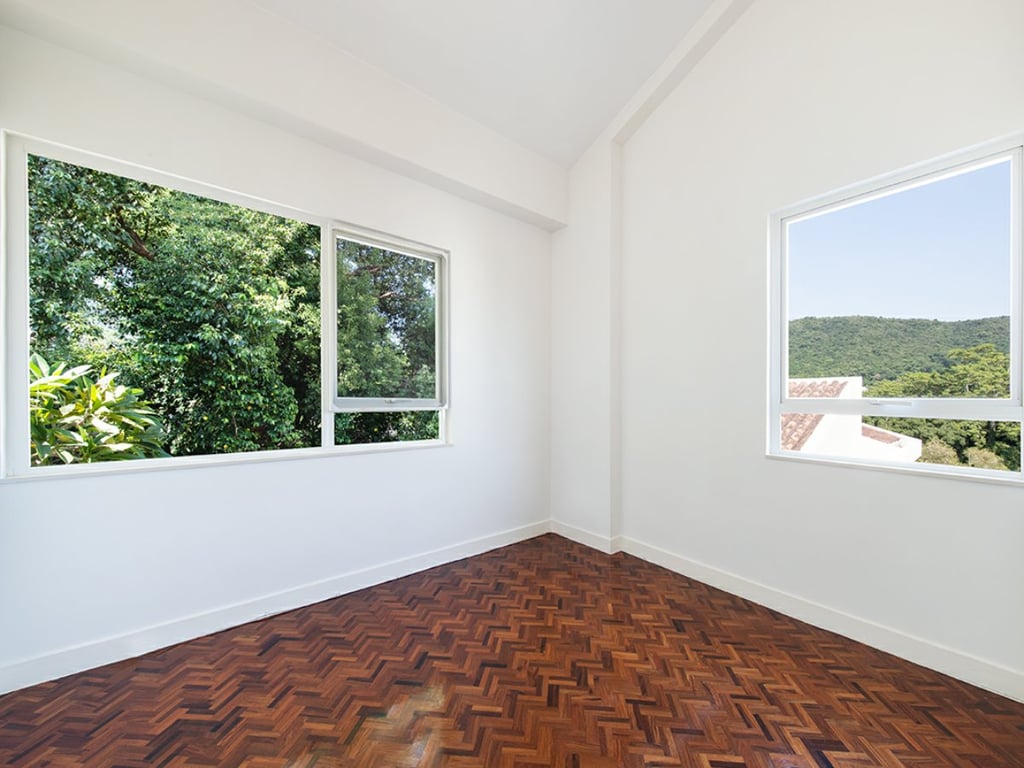 https://img.propertyraptor.com/cdn-cgi/imagedelivery/KD5bF_AFL0JDTbKLWF7z9g/ap8/ap8_001/hornet/prp/img/0bc2f0e775e847f28054646ba6fd3013.jpg/public