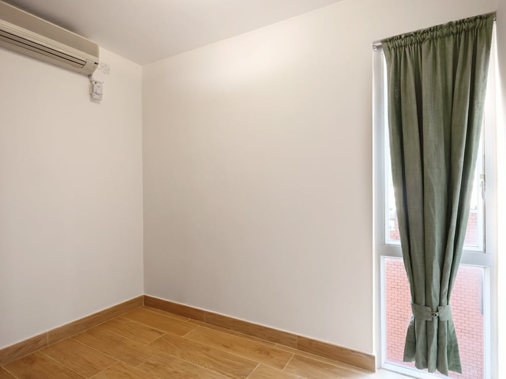 https://img.propertyraptor.com/cdn-cgi/imagedelivery/KD5bF_AFL0JDTbKLWF7z9g/ap8/ap8_001/hornet/prp/img/0bf7f0e5073831f3a07f0e38cc45f2a8.jpg/public