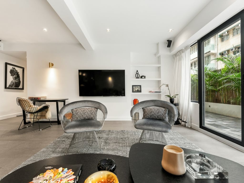 https://img.propertyraptor.com/cdn-cgi/imagedelivery/KD5bF_AFL0JDTbKLWF7z9g/ap8/ap8_001/hornet/prp/img/0bfbb553b561a43a829822de66d51309-wtm.jpg/public