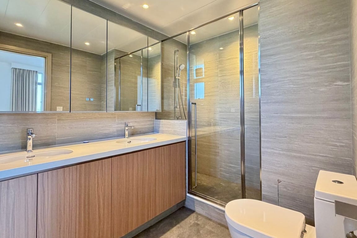 https://img.propertyraptor.com/cdn-cgi/imagedelivery/KD5bF_AFL0JDTbKLWF7z9g/ap8/ap8_001/hornet/prp/img/0c5019a2f0eec2aa89031f3aba626332-wtm.jpg/public