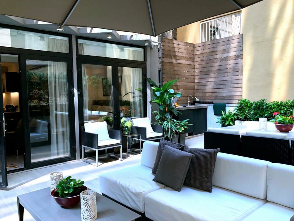 https://img.propertyraptor.com/cdn-cgi/imagedelivery/KD5bF_AFL0JDTbKLWF7z9g/ap8/ap8_001/hornet/prp/img/0cc30344ada5c920feaa1f05f4cd40e7.jpg/public