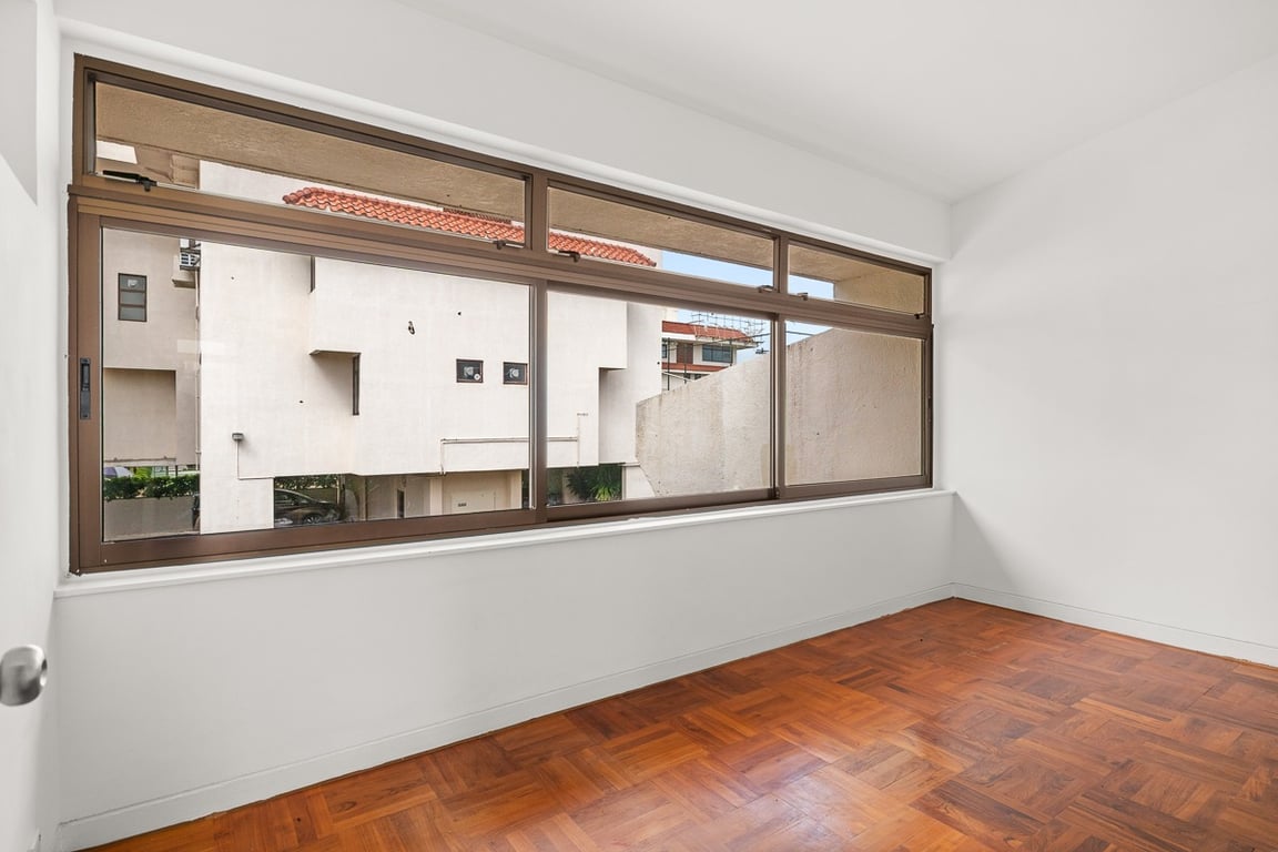 https://img.propertyraptor.com/cdn-cgi/imagedelivery/KD5bF_AFL0JDTbKLWF7z9g/ap8/ap8_001/hornet/prp/img/0cc7af6007926dcd967f628ee7c4db90-wtm.jpg/public