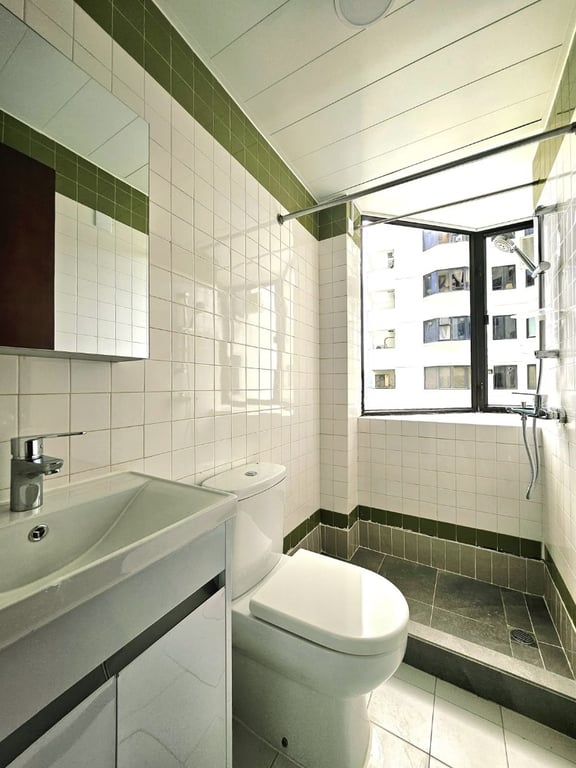 https://img.propertyraptor.com/cdn-cgi/imagedelivery/KD5bF_AFL0JDTbKLWF7z9g/ap8/ap8_001/hornet/prp/img/0ce8ac53ff708b1f1c6c11007af26e66-wtm.jpg/public