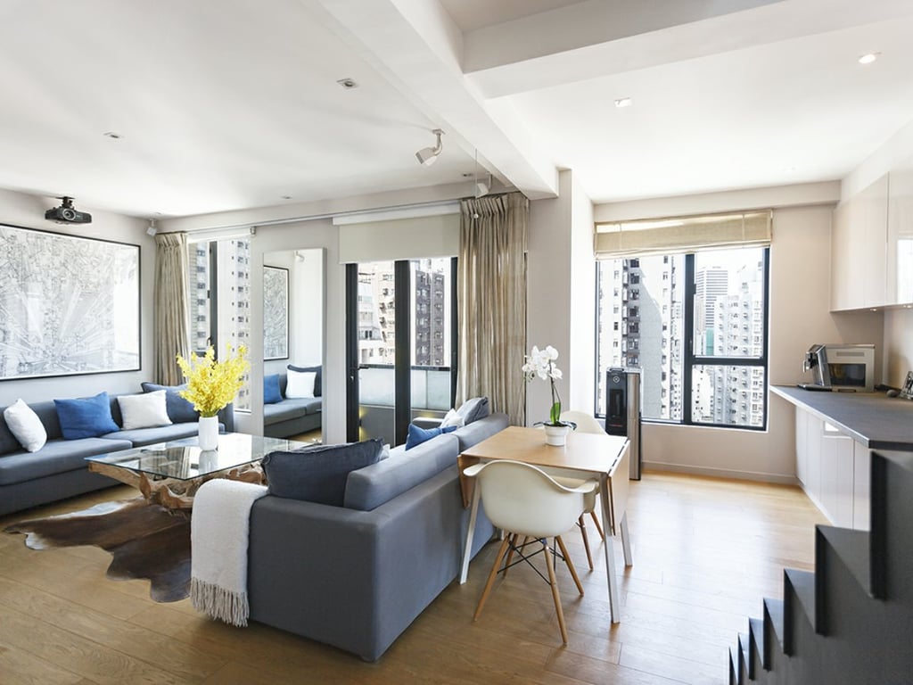 https://img.propertyraptor.com/cdn-cgi/imagedelivery/KD5bF_AFL0JDTbKLWF7z9g/ap8/ap8_001/hornet/prp/img/0d1d34626371110c6f7416e284f859eb.jpg/public