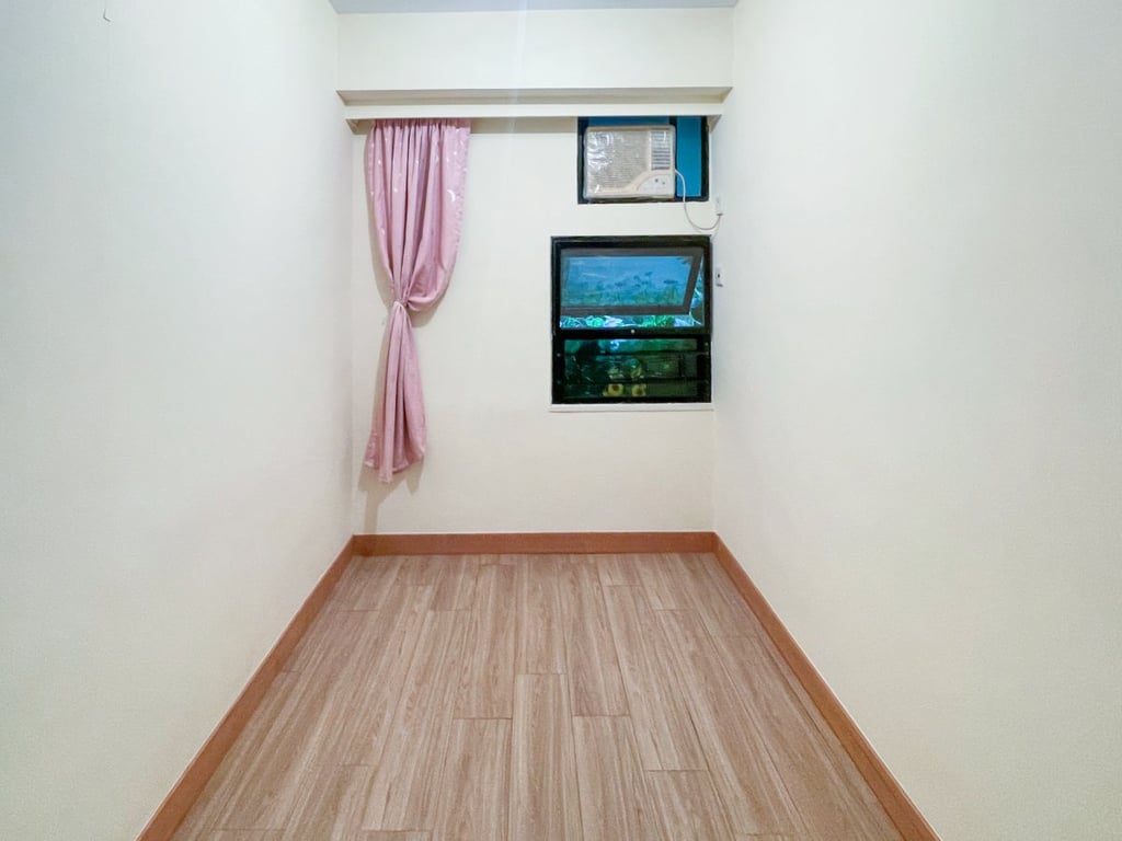 https://img.propertyraptor.com/cdn-cgi/imagedelivery/KD5bF_AFL0JDTbKLWF7z9g/ap8/ap8_001/hornet/prp/img/0d21ff5affc170fc31903f9004f53854.jpg/public