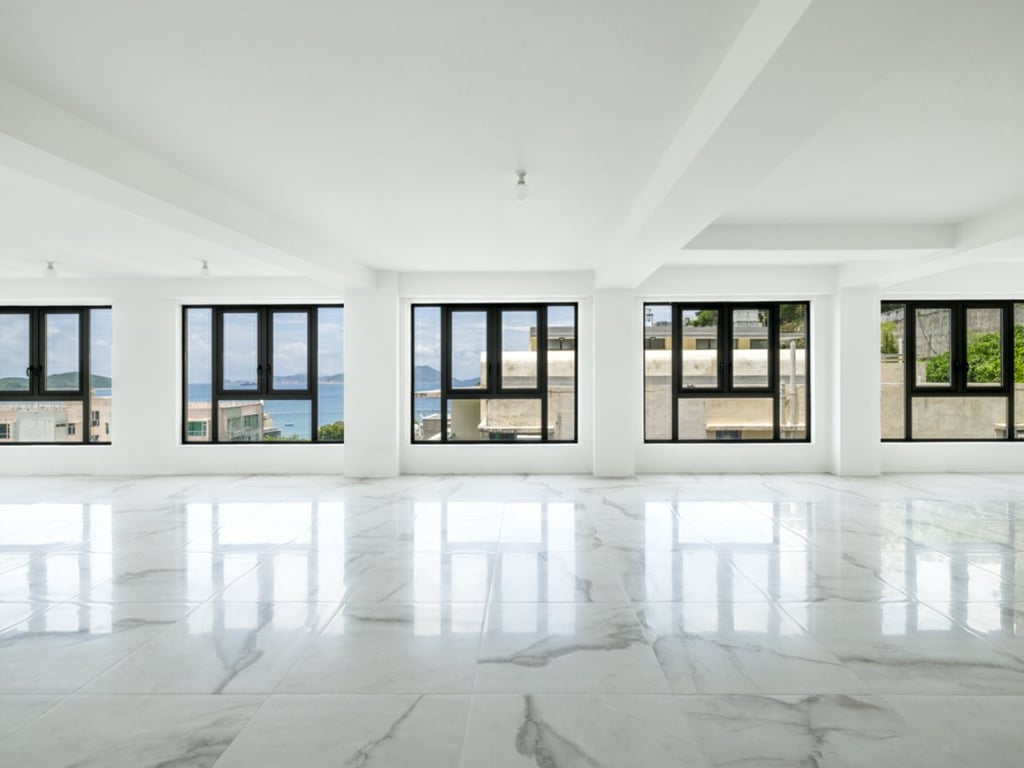 https://img.propertyraptor.com/cdn-cgi/imagedelivery/KD5bF_AFL0JDTbKLWF7z9g/ap8/ap8_001/hornet/prp/img/0d28bff38bc4c0306c08dae3bbeb033a.jpg/public