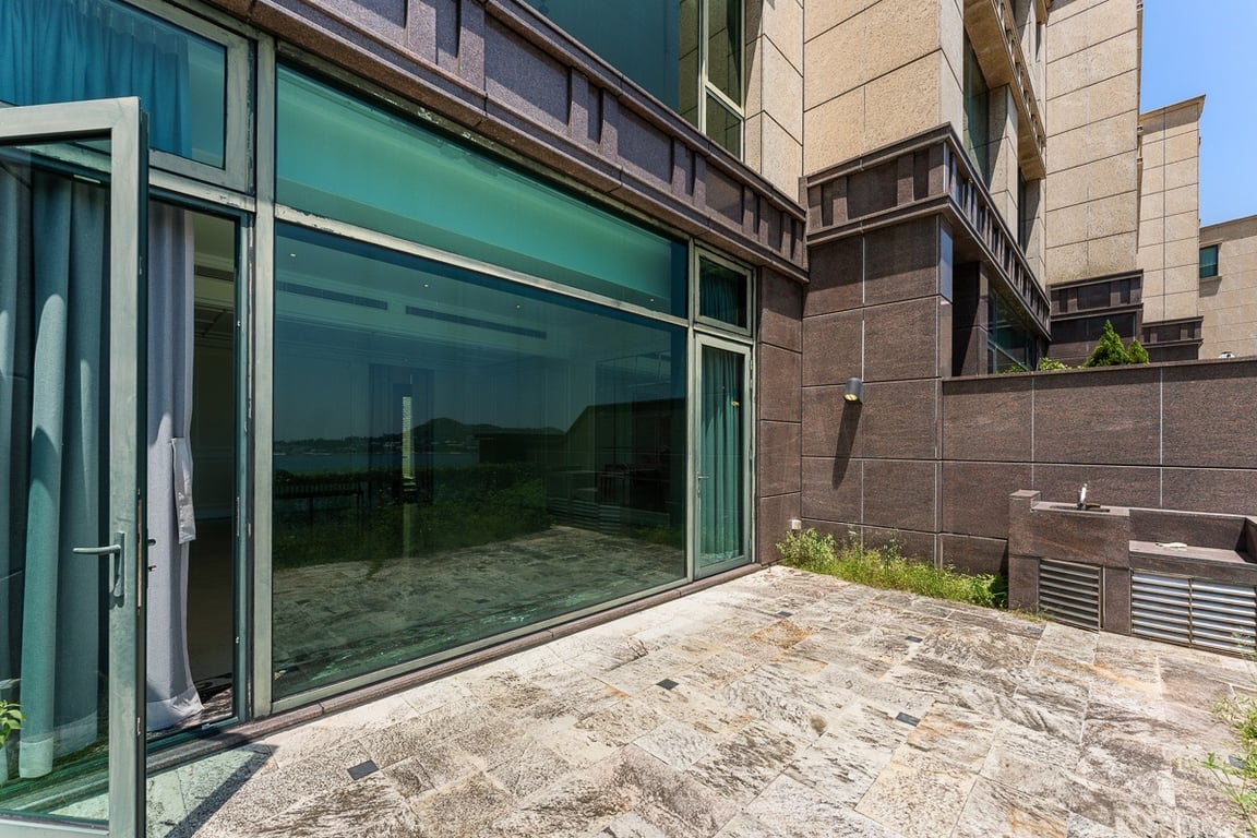https://img.propertyraptor.com/cdn-cgi/imagedelivery/KD5bF_AFL0JDTbKLWF7z9g/ap8/ap8_001/hornet/prp/img/0d331d68fcb35cf264bee04d72bd089c-wtm.jpg/public