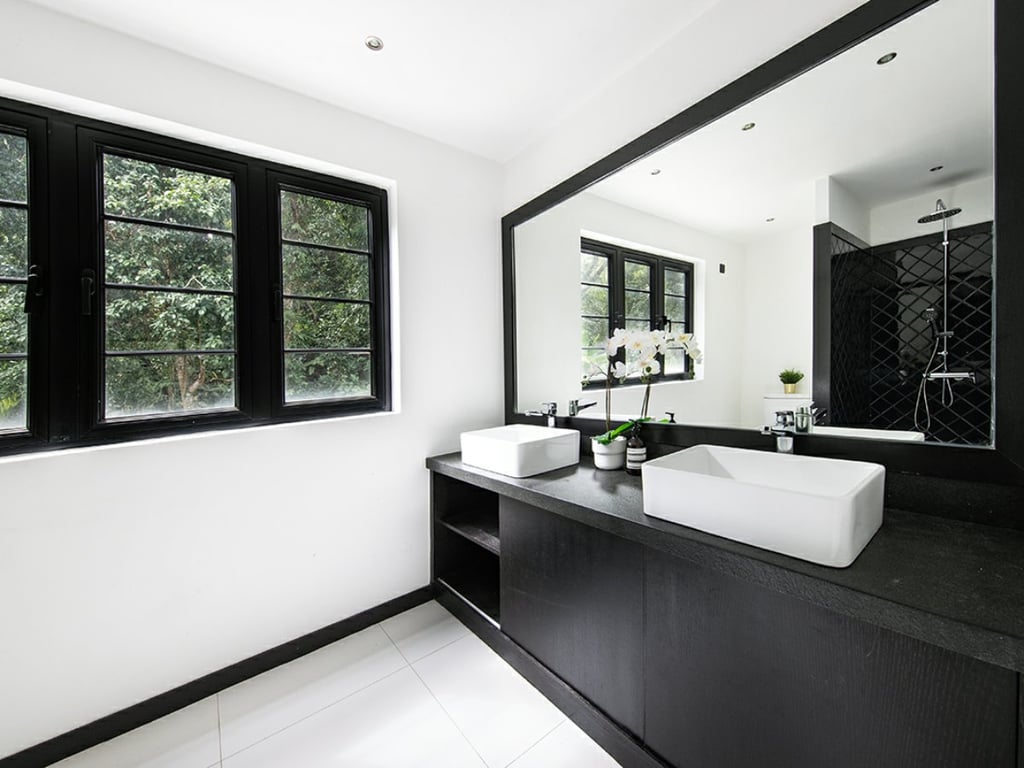 https://img.propertyraptor.com/cdn-cgi/imagedelivery/KD5bF_AFL0JDTbKLWF7z9g/ap8/ap8_001/hornet/prp/img/0d33551e78c7f94c8dde259f5e05d369.jpg/public