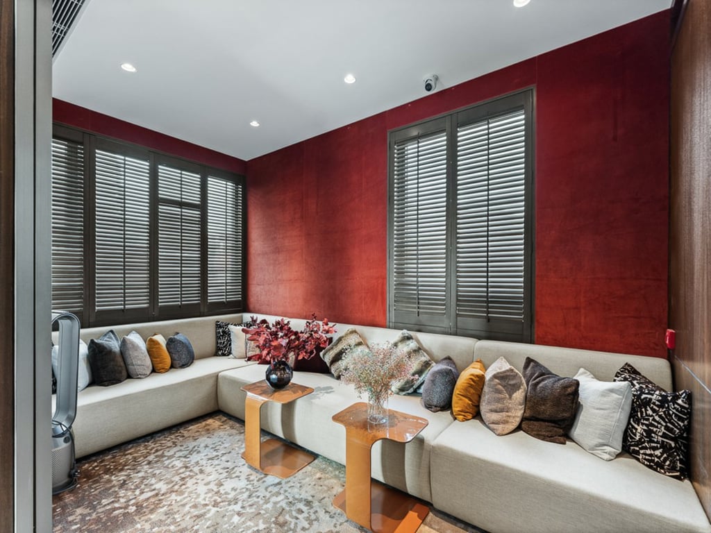 https://img.propertyraptor.com/cdn-cgi/imagedelivery/KD5bF_AFL0JDTbKLWF7z9g/ap8/ap8_001/hornet/prp/img/0d5b3312a53625584f471bdb8a9dc713-wtm.jpg/public