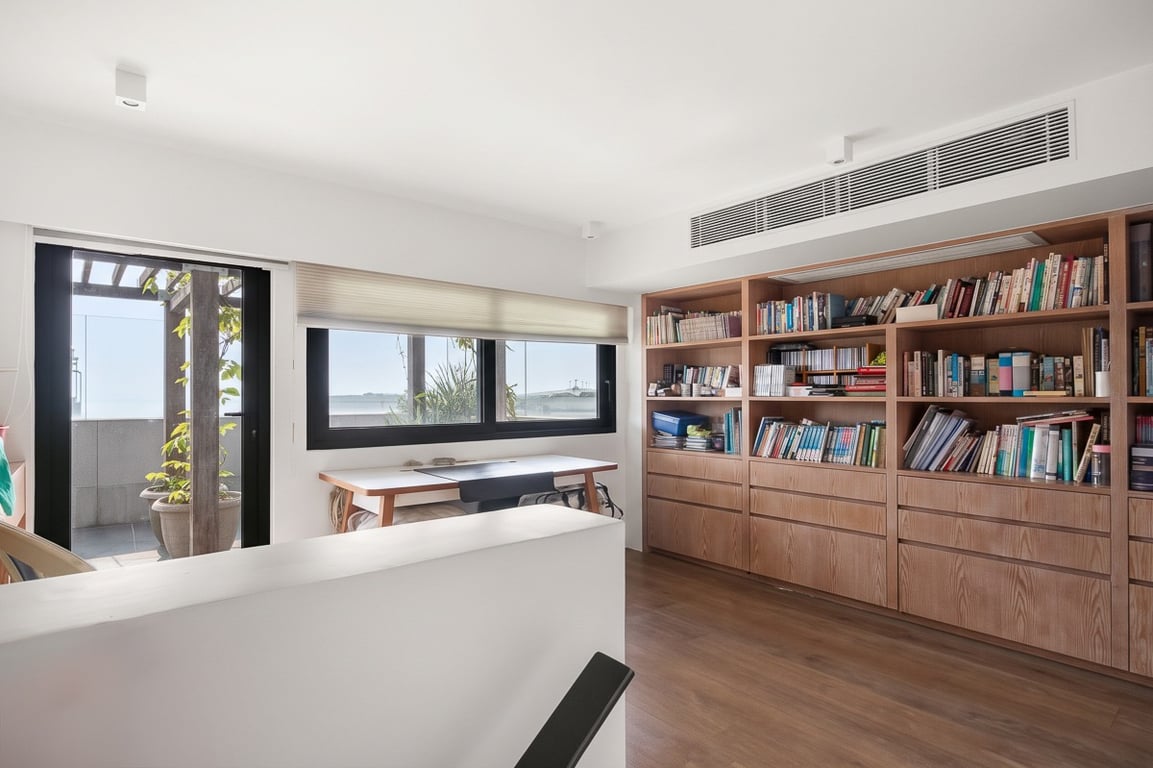 https://img.propertyraptor.com/cdn-cgi/imagedelivery/KD5bF_AFL0JDTbKLWF7z9g/ap8/ap8_001/hornet/prp/img/0d61453c7505df66d32c37c20fa00709-wtm.jpg/public