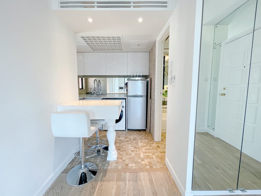 https://img.propertyraptor.com/cdn-cgi/imagedelivery/KD5bF_AFL0JDTbKLWF7z9g/ap8/ap8_001/hornet/prp/img/0d72477056bc85a42e6d0c0f17d7819a-wtm.jpg/public