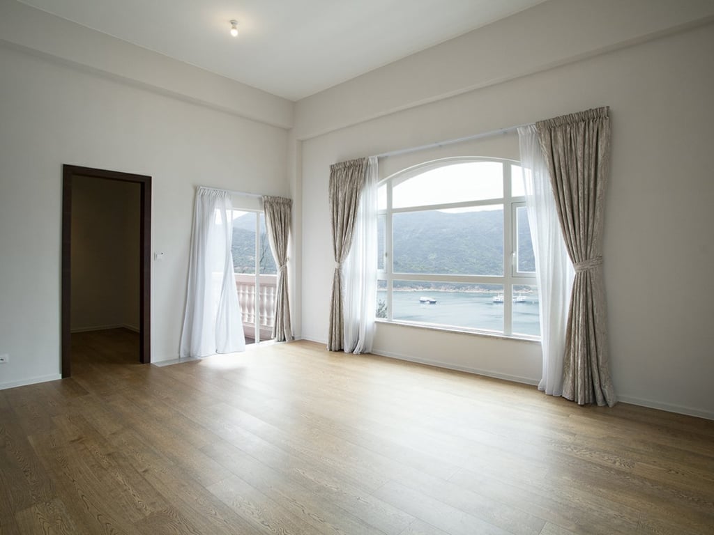 https://img.propertyraptor.com/cdn-cgi/imagedelivery/KD5bF_AFL0JDTbKLWF7z9g/ap8/ap8_001/hornet/prp/img/0d93cc3cf42fca491d56894301aef946.jpg/public