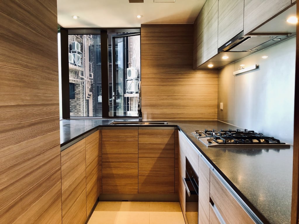 https://img.propertyraptor.com/cdn-cgi/imagedelivery/KD5bF_AFL0JDTbKLWF7z9g/ap8/ap8_001/hornet/prp/img/0d9bb9a2647fc19681286e5033f6b72e-wtm.jpg/public