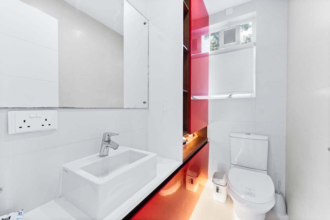 https://img.propertyraptor.com/cdn-cgi/imagedelivery/KD5bF_AFL0JDTbKLWF7z9g/ap8/ap8_001/hornet/prp/img/0dae40e28cde4a1af69198d9f83e2e61-wtm.jpg/public