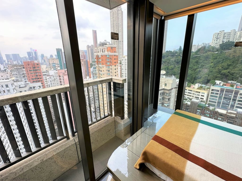 Eight Kwai Fong Happy Valley