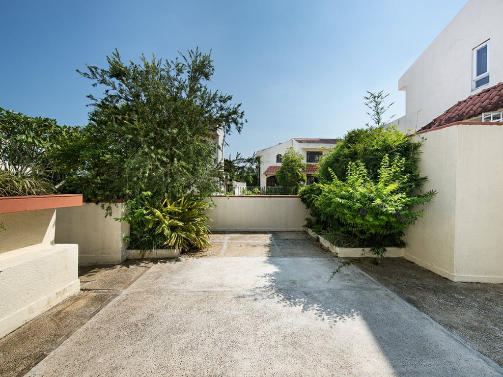 https://img.propertyraptor.com/cdn-cgi/imagedelivery/KD5bF_AFL0JDTbKLWF7z9g/ap8/ap8_001/hornet/prp/img/0dd470732cf4e97c0ae902e81e1f8c48.jpg/public