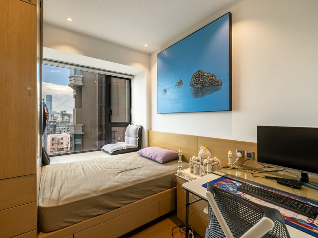 https://img.propertyraptor.com/cdn-cgi/imagedelivery/KD5bF_AFL0JDTbKLWF7z9g/ap8/ap8_001/hornet/prp/img/0dfa82f5b07cc92601335eaf742df013.jpg/public