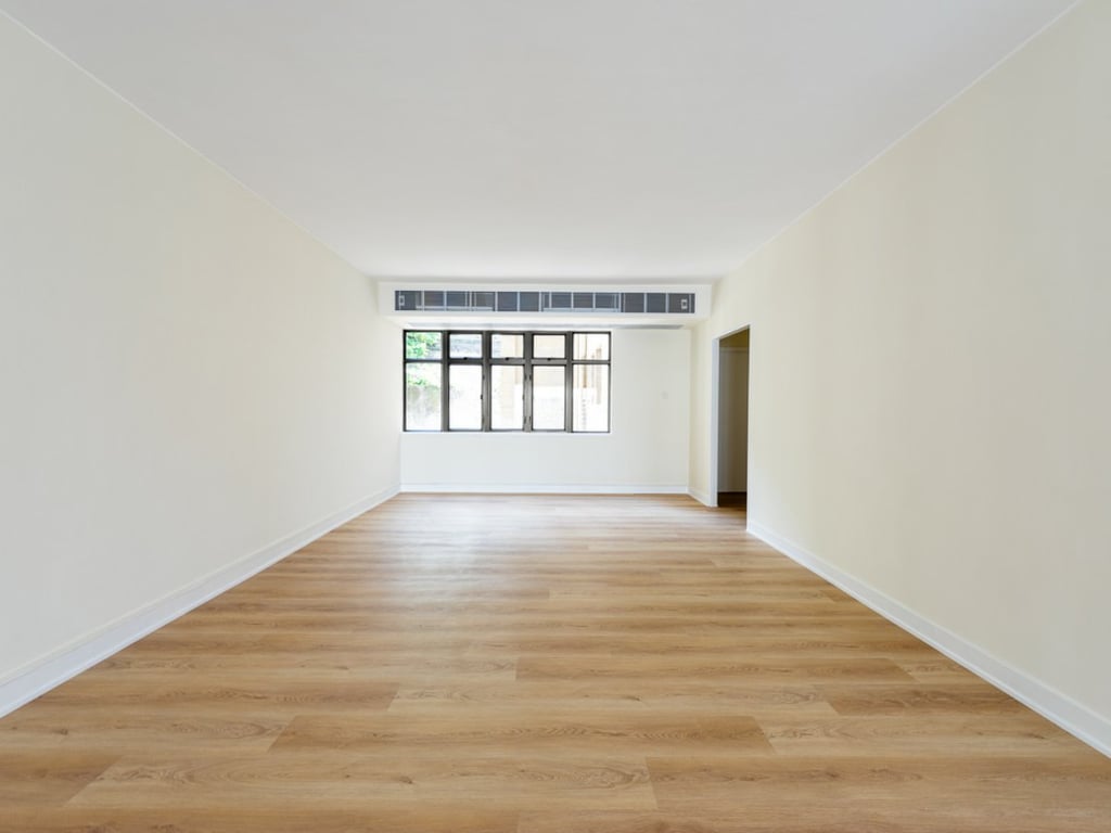 https://img.propertyraptor.com/cdn-cgi/imagedelivery/KD5bF_AFL0JDTbKLWF7z9g/ap8/ap8_001/hornet/prp/img/0dfa96c3c85793d70686037ea6361b54.jpg/public