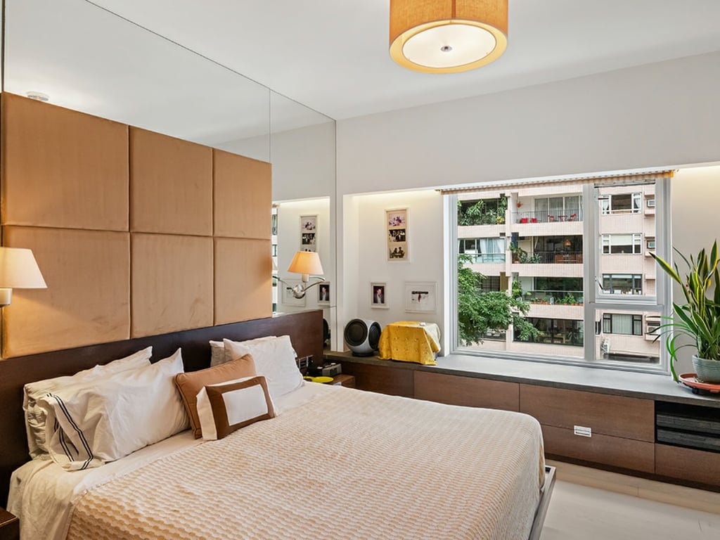 https://img.propertyraptor.com/cdn-cgi/imagedelivery/KD5bF_AFL0JDTbKLWF7z9g/ap8/ap8_001/hornet/prp/img/0e28749885f9dd967846cb8d0164d8bc.jpg/public