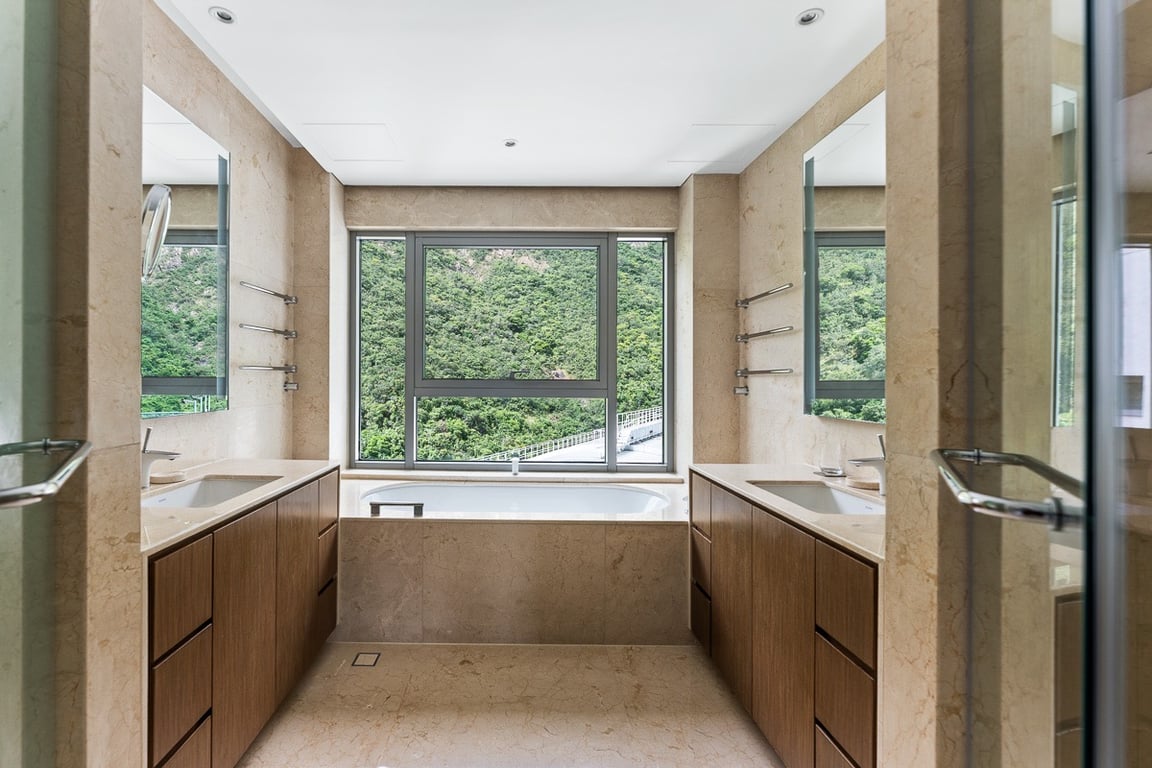 https://img.propertyraptor.com/cdn-cgi/imagedelivery/KD5bF_AFL0JDTbKLWF7z9g/ap8/ap8_001/hornet/prp/img/0e423c32ae7b85f4f8caaac9429191cf-wtm.jpg/public
