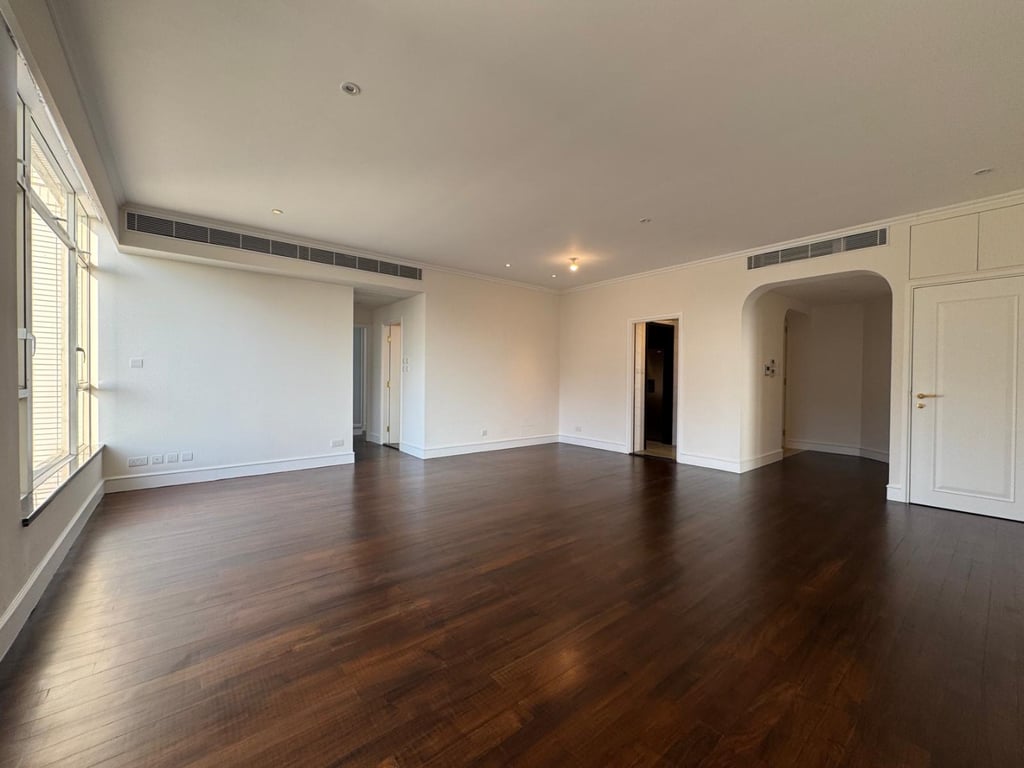 https://img.propertyraptor.com/cdn-cgi/imagedelivery/KD5bF_AFL0JDTbKLWF7z9g/ap8/ap8_001/hornet/prp/img/0e76bcff040e8cd0830c0de7a2a003b5-wtm.jpg/public