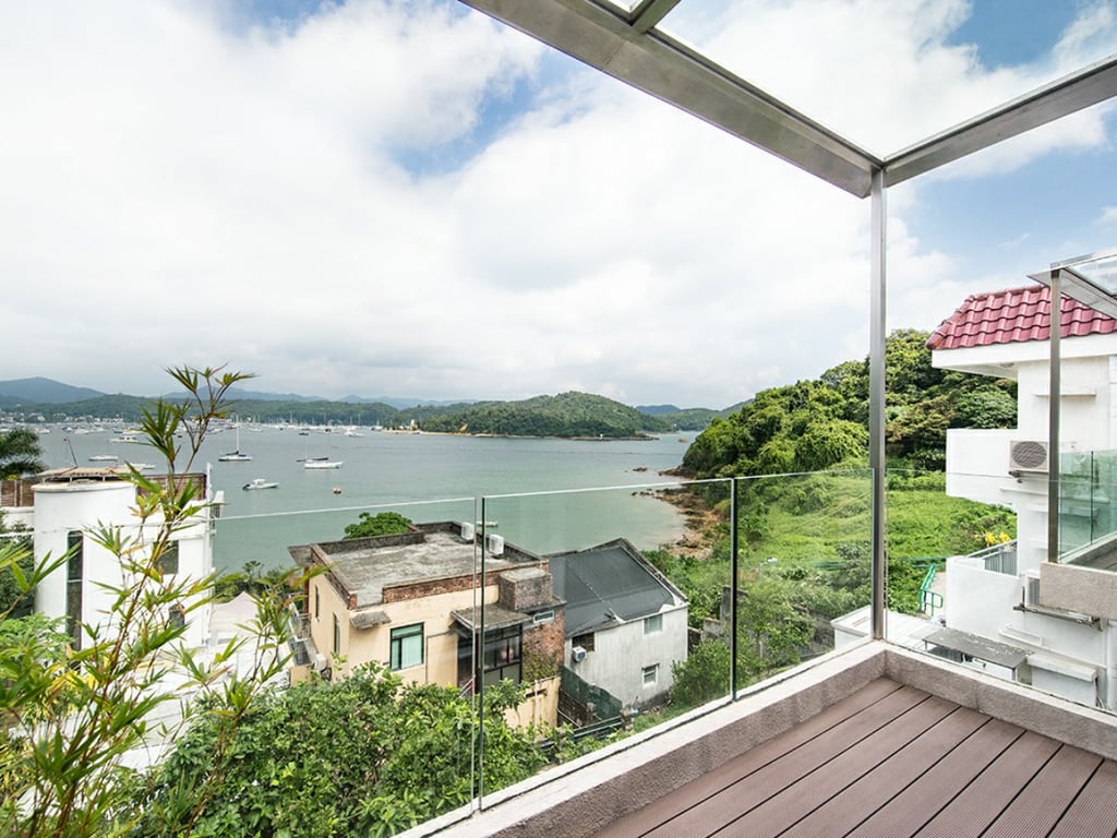 https://img.propertyraptor.com/cdn-cgi/imagedelivery/KD5bF_AFL0JDTbKLWF7z9g/ap8/ap8_001/hornet/prp/img/0e945ede4daa41f4f73e223bddd2ce38.jpg/public