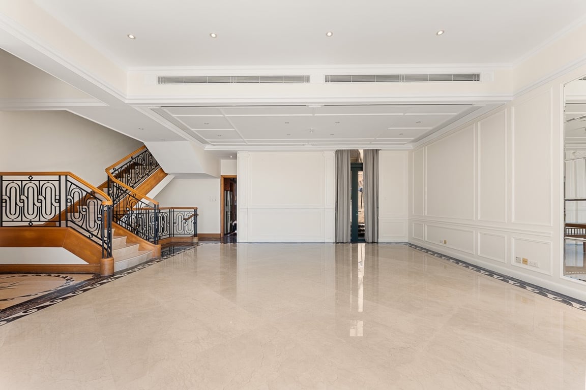 https://img.propertyraptor.com/cdn-cgi/imagedelivery/KD5bF_AFL0JDTbKLWF7z9g/ap8/ap8_001/hornet/prp/img/0ee04d74e20ca1d87521e82e23c78ac7-wtm.jpg/public