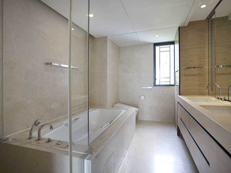 https://img.propertyraptor.com/cdn-cgi/imagedelivery/KD5bF_AFL0JDTbKLWF7z9g/ap8/ap8_001/hornet/prp/img/0f6bb5e33f5b824e879c8eab153199bc.jpg/public