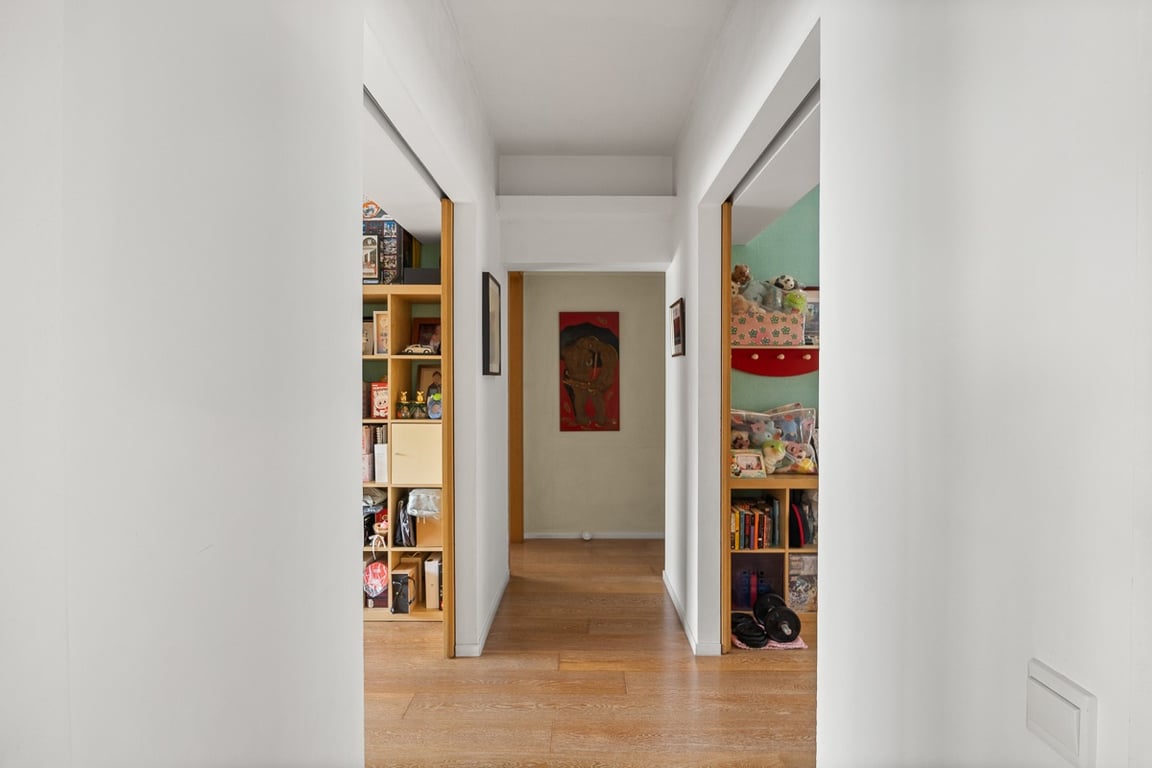 https://img.propertyraptor.com/cdn-cgi/imagedelivery/KD5bF_AFL0JDTbKLWF7z9g/ap8/ap8_001/hornet/prp/img/0f7cc84f0d507c3f0303b119f4c1c834-wtm.jpg/public