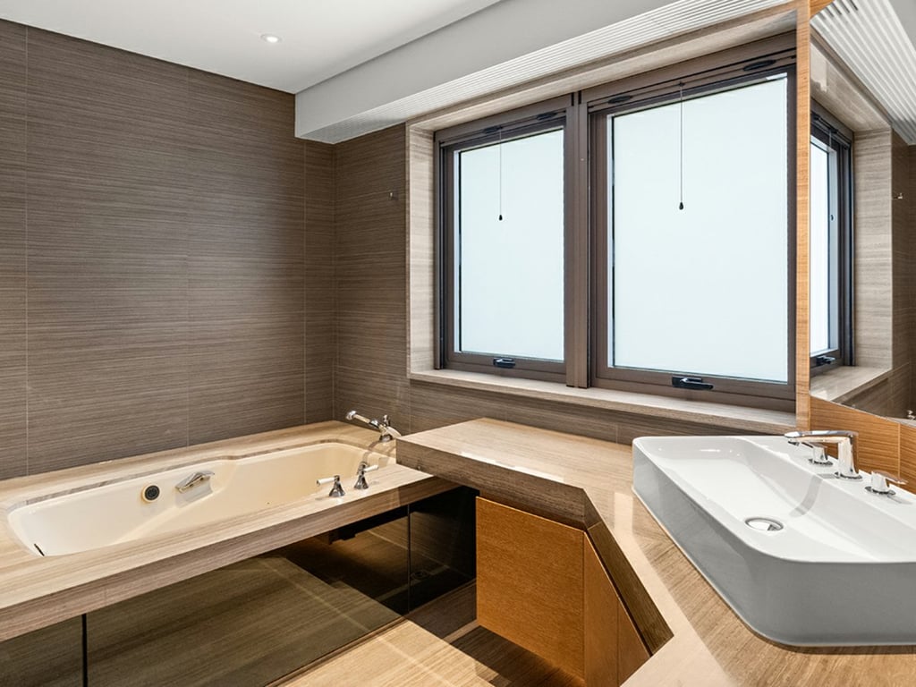 https://img.propertyraptor.com/cdn-cgi/imagedelivery/KD5bF_AFL0JDTbKLWF7z9g/ap8/ap8_001/hornet/prp/img/0f853650b5cd51e819b07ff778a11fd0.jpg/public