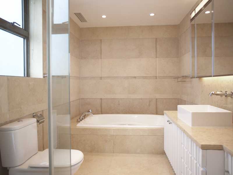 https://img.propertyraptor.com/cdn-cgi/imagedelivery/KD5bF_AFL0JDTbKLWF7z9g/ap8/ap8_001/hornet/prp/img/0f856bfccaceb215b995d8e439a85585.jpg/public