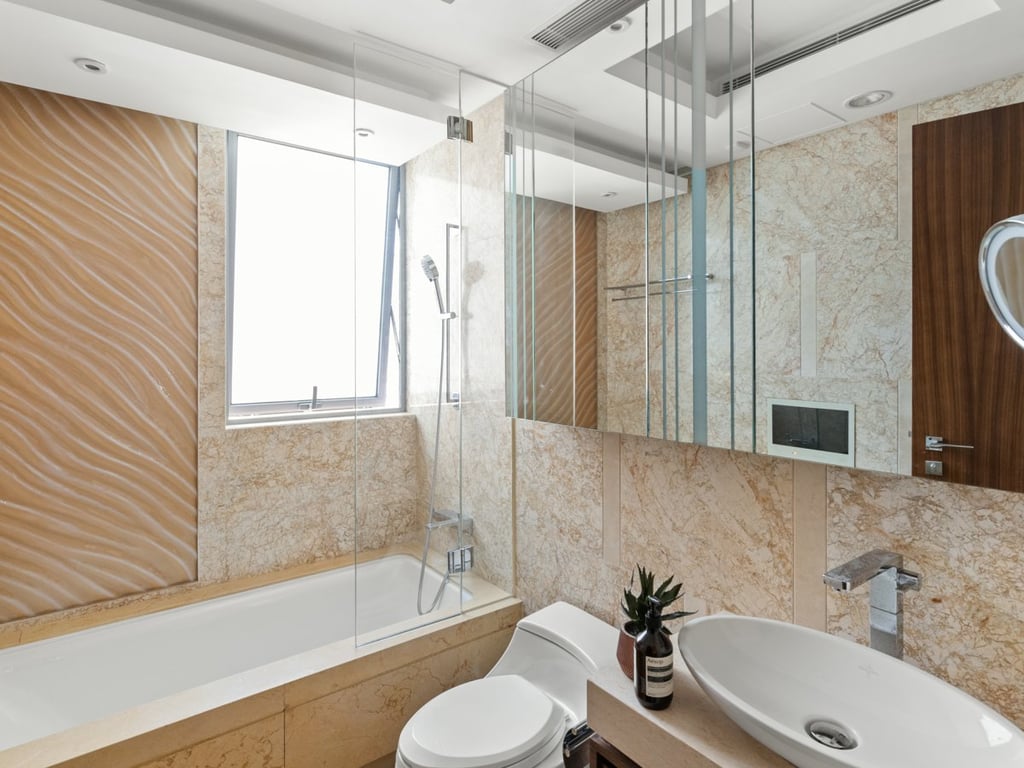 https://img.propertyraptor.com/cdn-cgi/imagedelivery/KD5bF_AFL0JDTbKLWF7z9g/ap8/ap8_001/hornet/prp/img/0f9cbbd8dc622e79356d610649dab51d.jpg/public