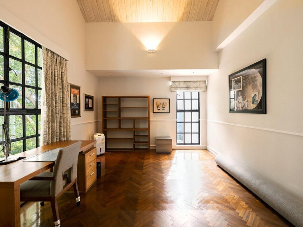 https://img.propertyraptor.com/cdn-cgi/imagedelivery/KD5bF_AFL0JDTbKLWF7z9g/ap8/ap8_001/hornet/prp/img/0fa3c6364227554a6c4e73bb3dcf9178.jpg/public