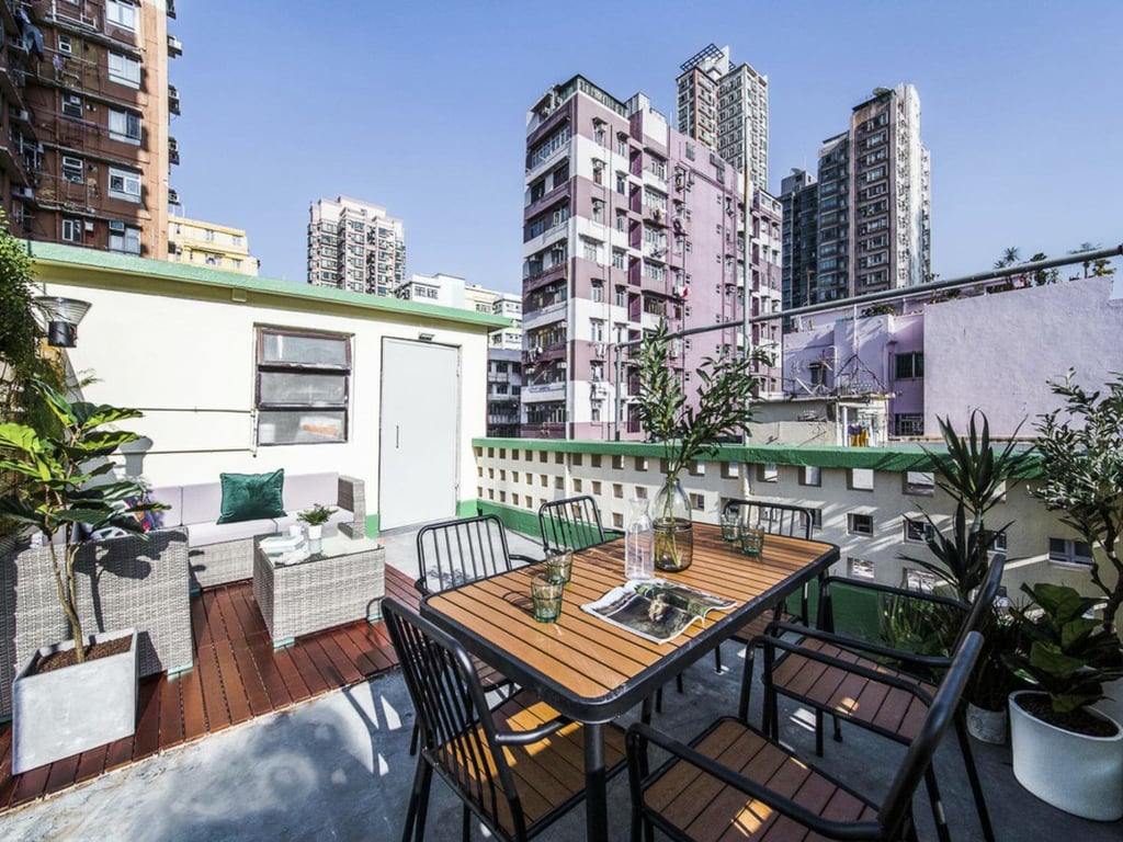 https://img.propertyraptor.com/cdn-cgi/imagedelivery/KD5bF_AFL0JDTbKLWF7z9g/ap8/ap8_001/hornet/prp/img/0fc9d994bc4867ec5aaa7fb522cc41fb.jpg/public