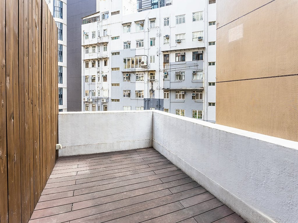 https://img.propertyraptor.com/cdn-cgi/imagedelivery/KD5bF_AFL0JDTbKLWF7z9g/ap8/ap8_001/hornet/prp/img/101d85af307ee8bb0e2fa27ab3714f91.jpg/public