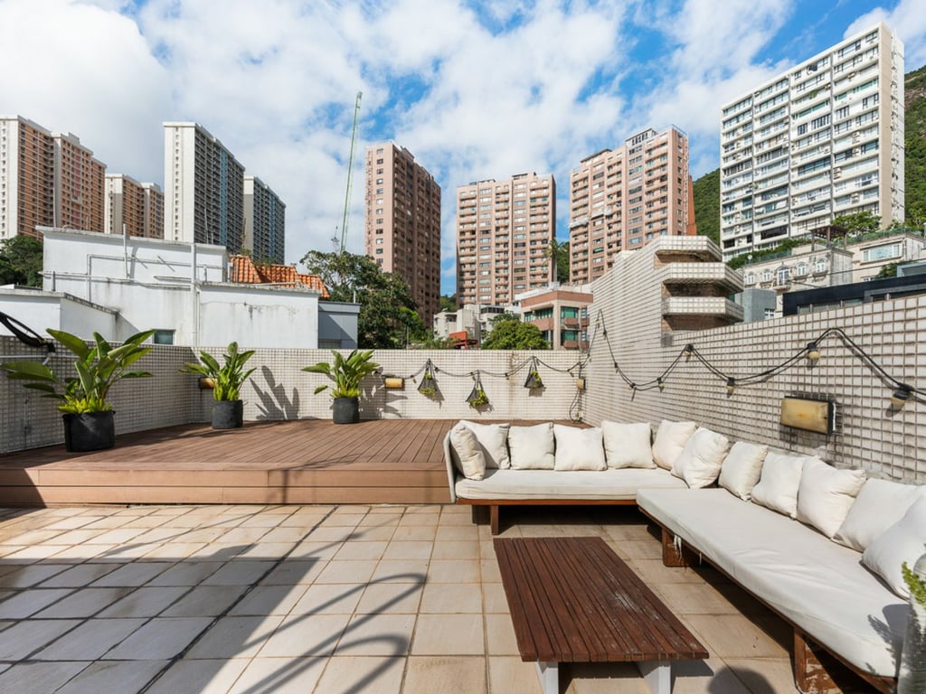 https://img.propertyraptor.com/cdn-cgi/imagedelivery/KD5bF_AFL0JDTbKLWF7z9g/ap8/ap8_001/hornet/prp/img/106e09d74fd9e8e6cd8439c30d36a321-wtm.jpg/public