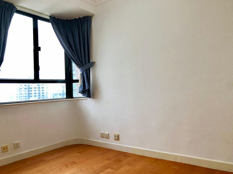 https://img.propertyraptor.com/cdn-cgi/imagedelivery/KD5bF_AFL0JDTbKLWF7z9g/ap8/ap8_001/hornet/prp/img/10b1678395d2e6abf3066a0f47eb17eb.jpg/public