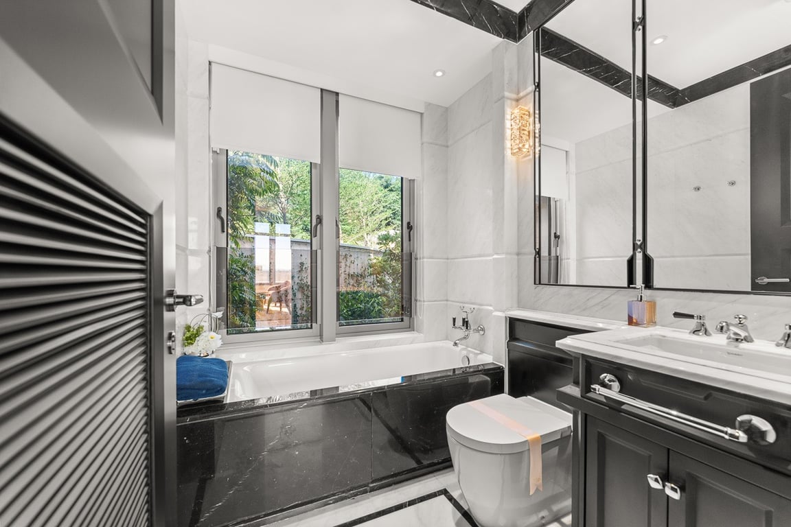 https://img.propertyraptor.com/cdn-cgi/imagedelivery/KD5bF_AFL0JDTbKLWF7z9g/ap8/ap8_001/hornet/prp/img/10e67af48de6e19fb61895671cc86644-wtm.jpg/public