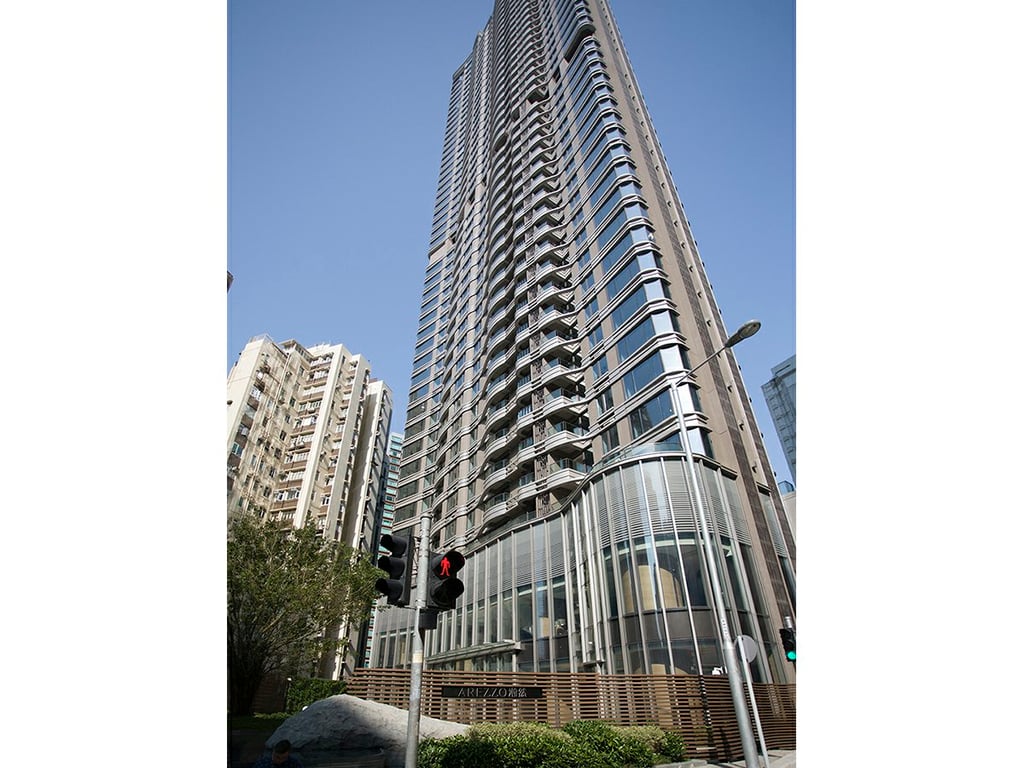 https://img.propertyraptor.com/cdn-cgi/imagedelivery/KD5bF_AFL0JDTbKLWF7z9g/ap8/ap8_001/hornet/prp/img/10f23957e97e8582fd41c8f677a4227b.jpg/public