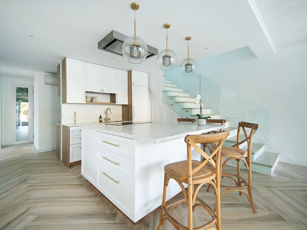 https://img.propertyraptor.com/cdn-cgi/imagedelivery/KD5bF_AFL0JDTbKLWF7z9g/ap8/ap8_001/hornet/prp/img/111c1b2ea217d596da73f845ba919f97.jpg/public