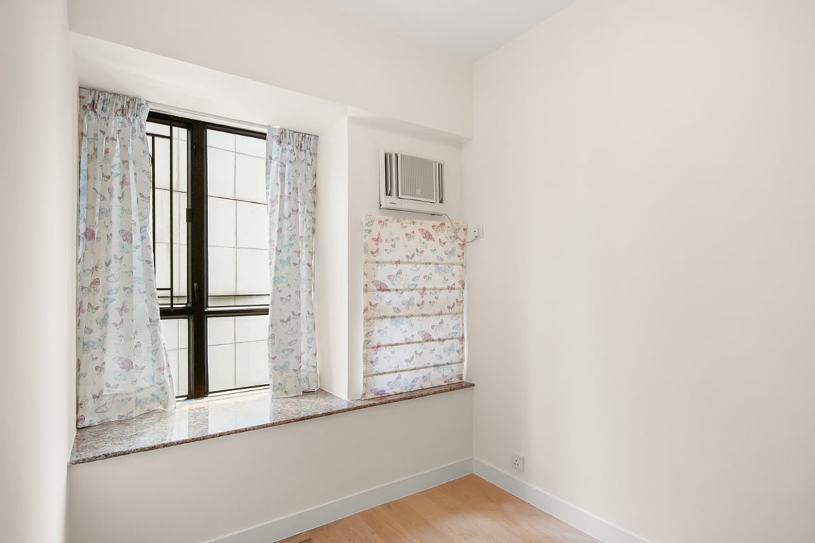 https://img.propertyraptor.com/cdn-cgi/imagedelivery/KD5bF_AFL0JDTbKLWF7z9g/ap8/ap8_001/hornet/prp/img/111ee1751790e78bc251cee0655acb73-wtm.jpg/public
