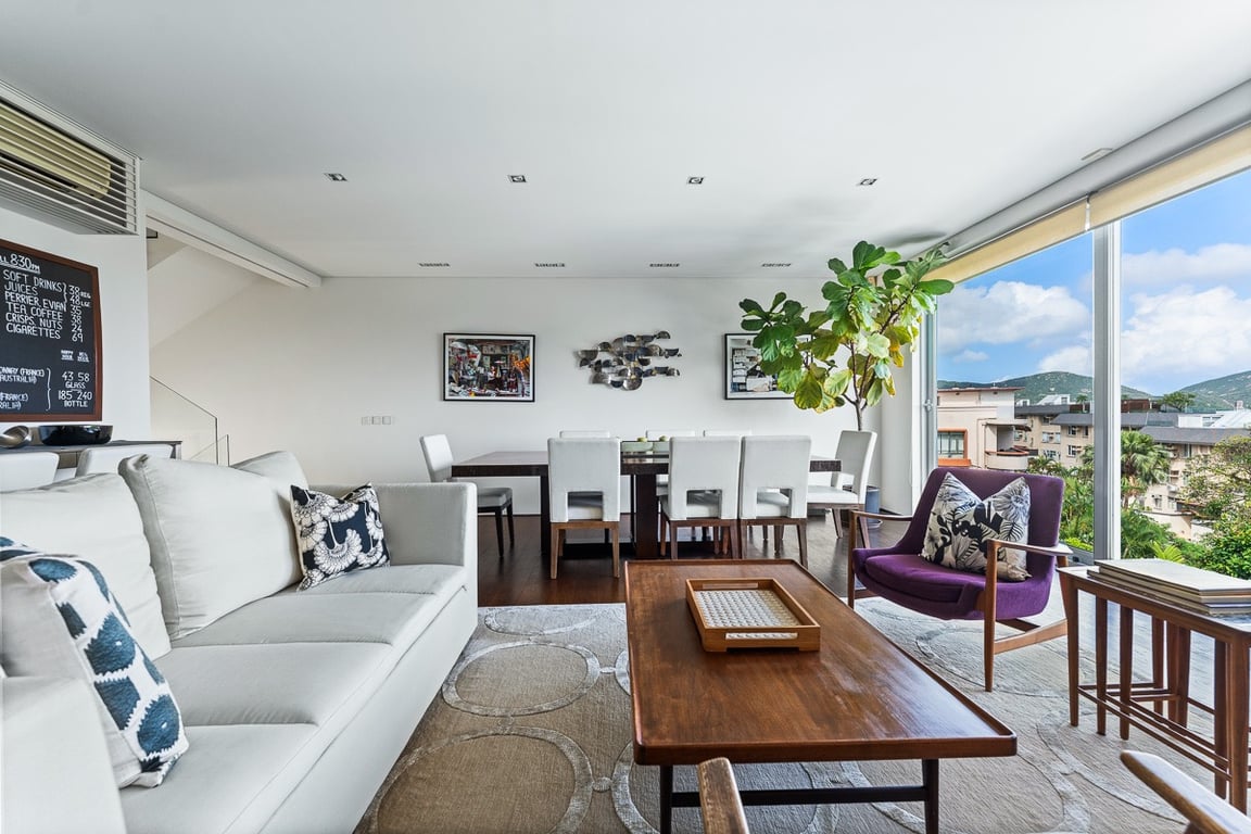 https://img.propertyraptor.com/cdn-cgi/imagedelivery/KD5bF_AFL0JDTbKLWF7z9g/ap8/ap8_001/hornet/prp/img/114c53c956d5d4706a0ee2e323cab704-wtm.jpg/public