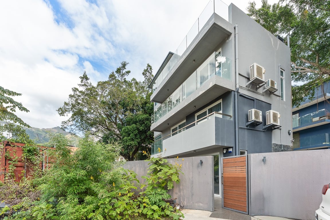 https://img.propertyraptor.com/cdn-cgi/imagedelivery/KD5bF_AFL0JDTbKLWF7z9g/ap8/ap8_001/hornet/prp/img/114d3fdf6ed3b6cf280e61d095ebabc1-wtm.jpg/public
