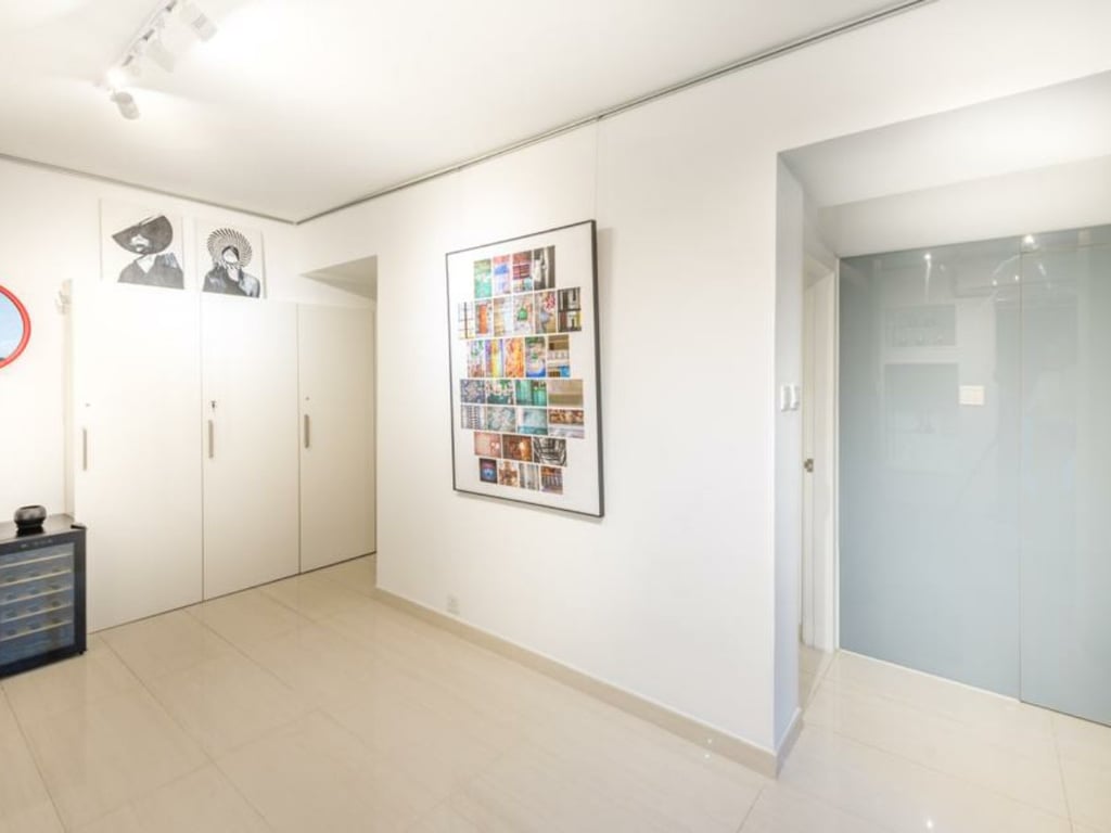 https://img.propertyraptor.com/cdn-cgi/imagedelivery/KD5bF_AFL0JDTbKLWF7z9g/ap8/ap8_001/hornet/prp/img/11c0b55f3c25f0d327b5147bb57c4cd4.jpg/public