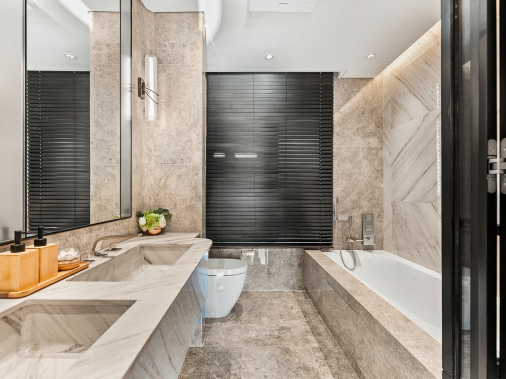https://img.propertyraptor.com/cdn-cgi/imagedelivery/KD5bF_AFL0JDTbKLWF7z9g/ap8/ap8_001/hornet/prp/img/11c7605c91e6224c1704884d2280d217.jpg/public
