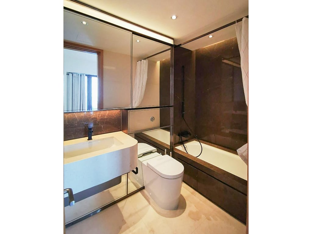 https://img.propertyraptor.com/cdn-cgi/imagedelivery/KD5bF_AFL0JDTbKLWF7z9g/ap8/ap8_001/hornet/prp/img/120754c828dd06fabcdc7d86fb2e678e.jpg/public