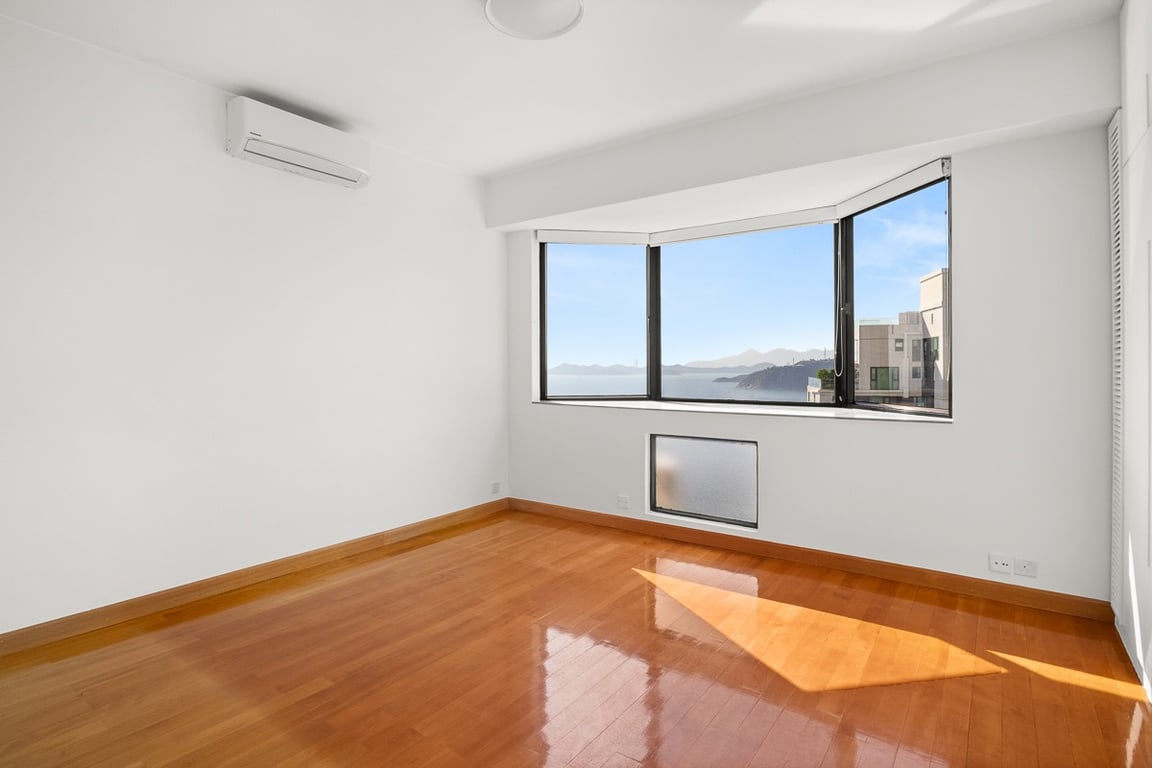 https://img.propertyraptor.com/cdn-cgi/imagedelivery/KD5bF_AFL0JDTbKLWF7z9g/ap8/ap8_001/hornet/prp/img/12107ce015712a3444a258fcd3379896-wtm.jpg/public