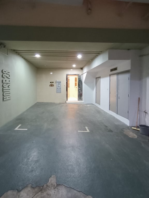 https://img.propertyraptor.com/cdn-cgi/imagedelivery/KD5bF_AFL0JDTbKLWF7z9g/ap8/ap8_001/hornet/prp/img/125d22cfef192d2fe8a2c425d6cb28f9-wtm.jpg/public