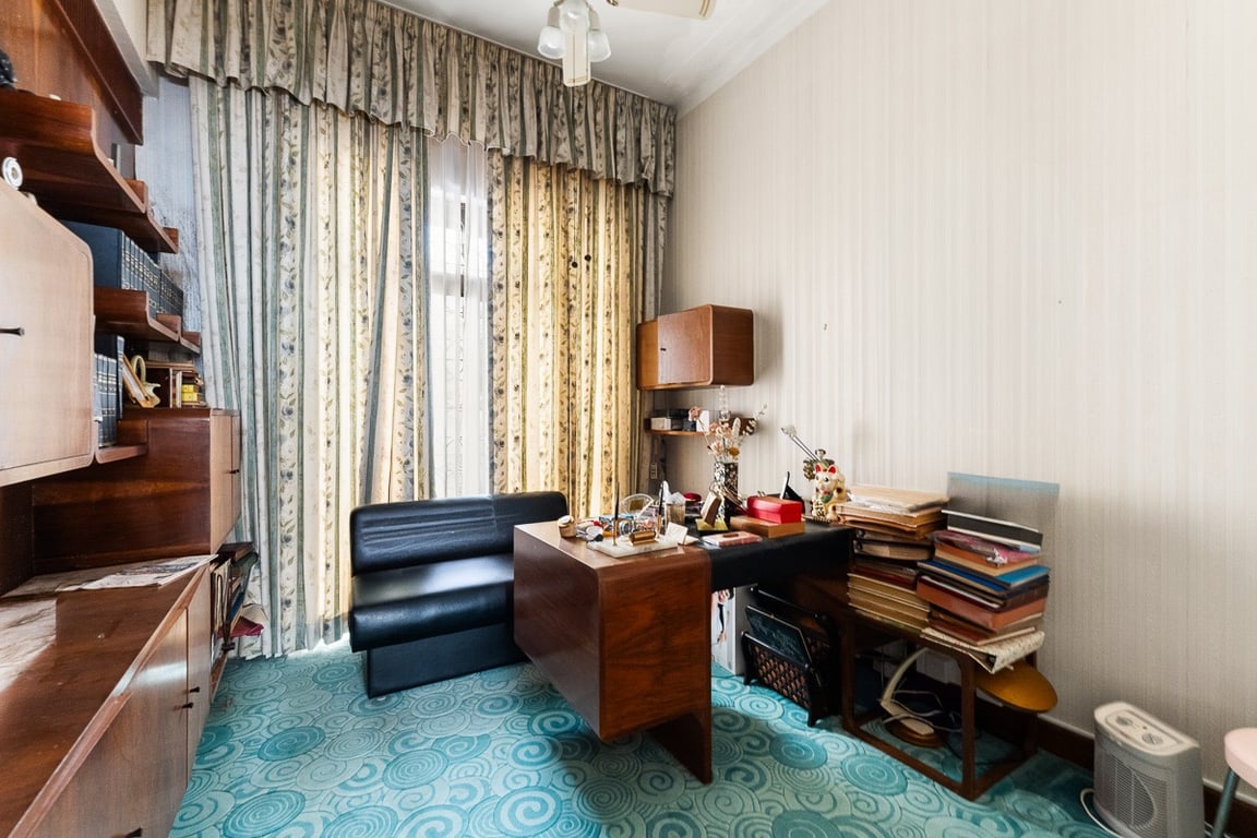 https://img.propertyraptor.com/cdn-cgi/imagedelivery/KD5bF_AFL0JDTbKLWF7z9g/ap8/ap8_001/hornet/prp/img/130ce3b04d014bb8521903e5c947dbfd-wtm.jpg/public